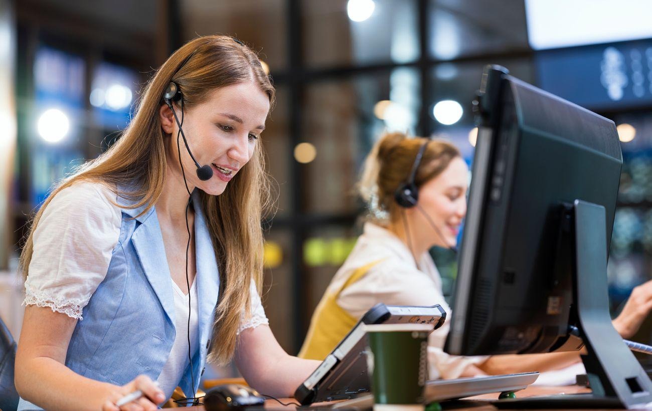 https://www.rbc.ua/static/img/_/t/_tsentr_call_center_gettyimages_1377589313_1300x820.jpg