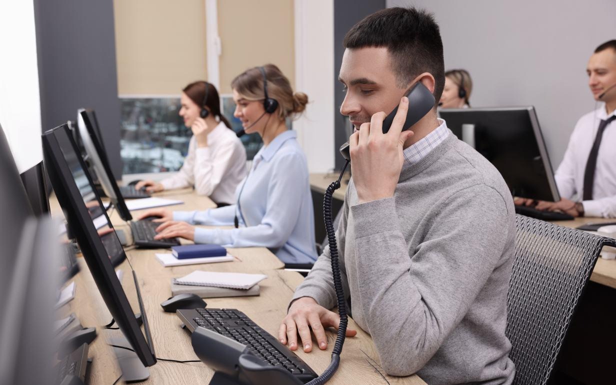 https://s1.stc.all.kpcdn.net/money/wp-content/uploads/2026/01/luchshie-servisy-ip-telefonii.jpg
